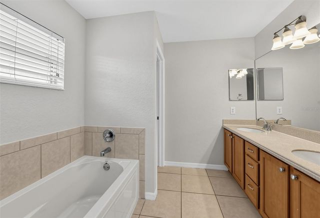 7026 MONTAUK POINT CROSSING, Bradenton, FL 34212