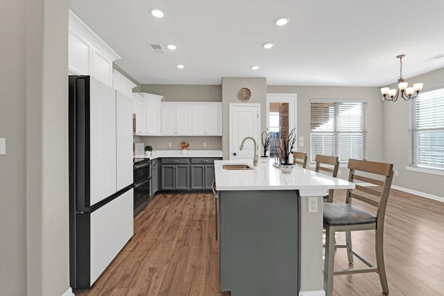 95 DOGWOOD SPRINGS DR, Oakland, TN 38060