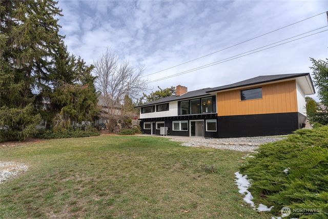 1530 Eastmont Avenue, East Wenatchee, WA 98802