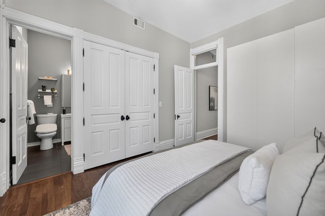 820 W Webster Avenue 2W, Chicago, IL 60614