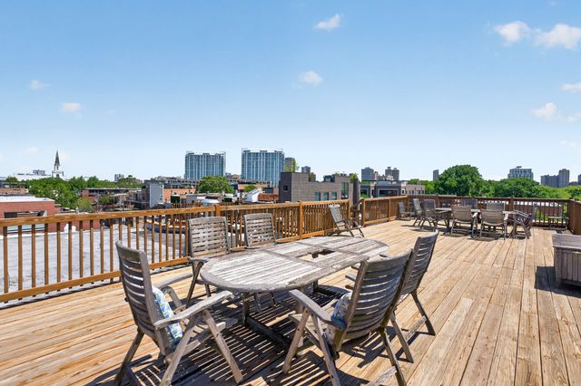 820 W Webster Avenue 2W, Chicago, IL 60614