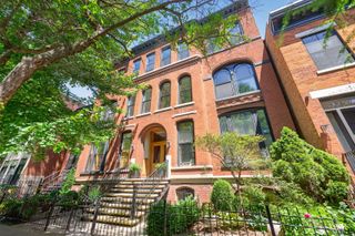 820 W Webster Avenue 2W, Chicago, IL 60614
