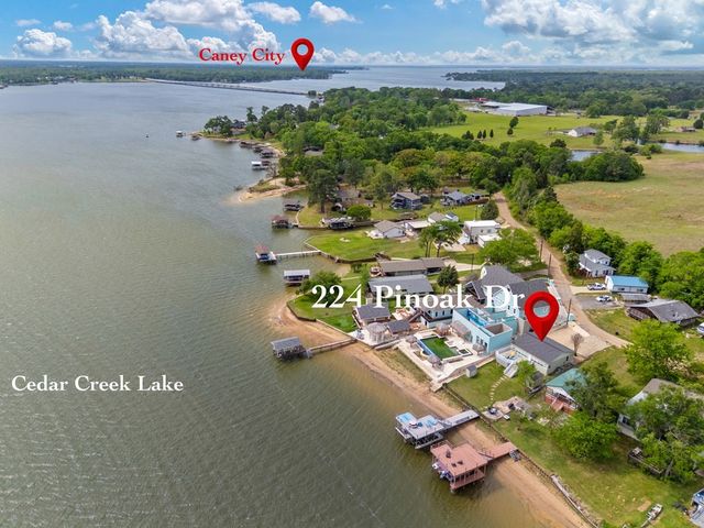 224 Pin Oak Drive, Mabank, TX 75156
