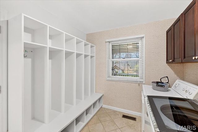 15966 Quiet Oak Road, Chesterfield, MO 63017