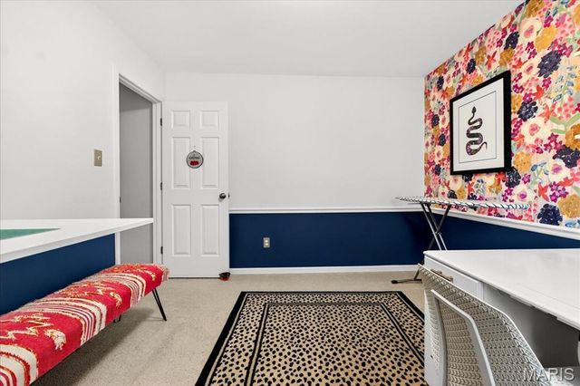 15966 Quiet Oak Road, Chesterfield, MO 63017