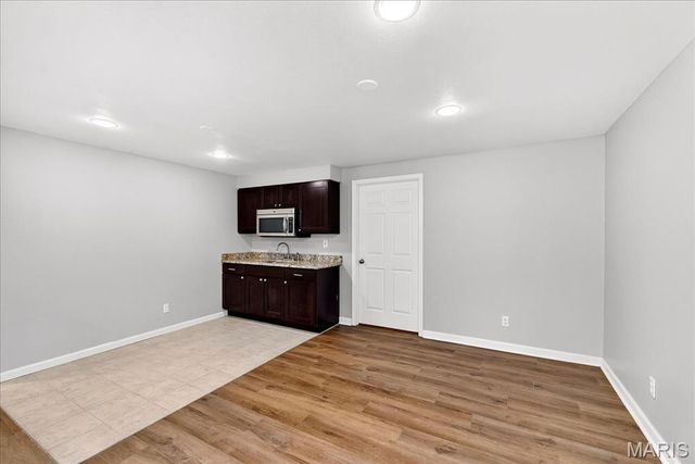 15966 Quiet Oak Road, Chesterfield, MO 63017