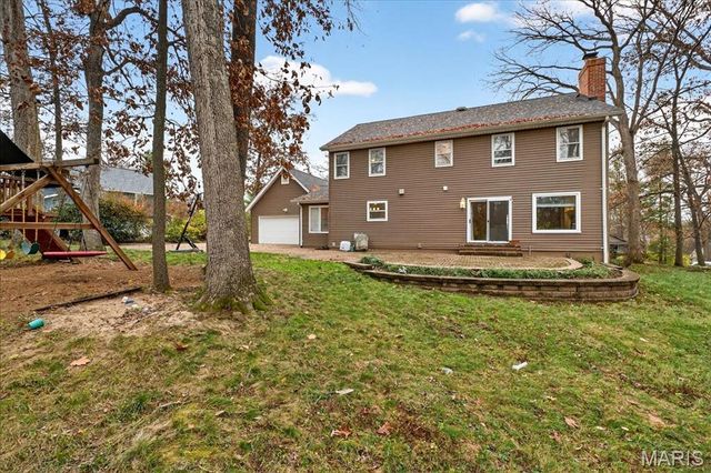 15966 Quiet Oak Road, Chesterfield, MO 63017