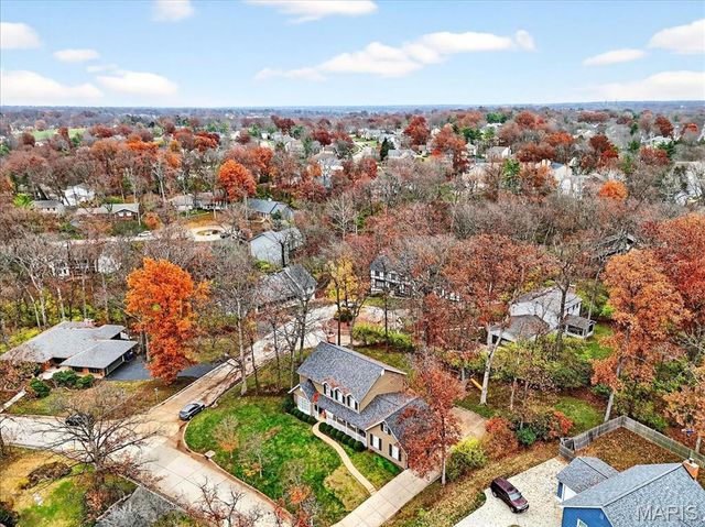 15966 Quiet Oak Road, Chesterfield, MO 63017