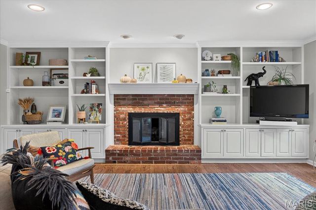 15966 Quiet Oak Road, Chesterfield, MO 63017