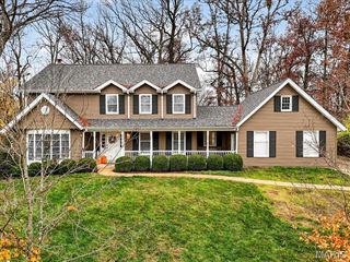 15966 Quiet Oak Road, Chesterfield, MO 63017