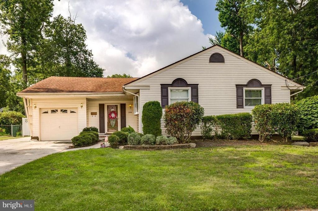 244 HOLLY AVE, Woodbury Heights, NJ 08097