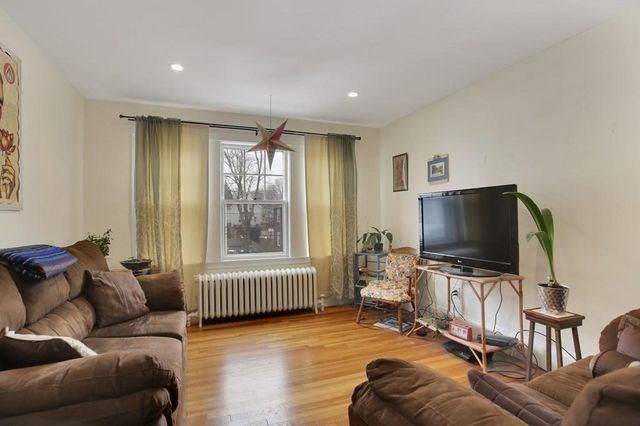 35 Manning St 2, Boston, MA 02131