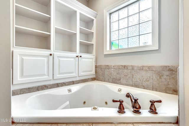 991 N Azalea Drive, Madison, MS 39110