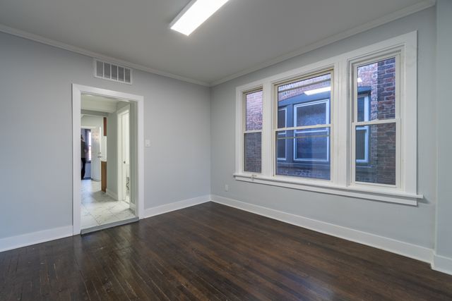 6961 S Eberhart Avenue, Chicago, IL 60637