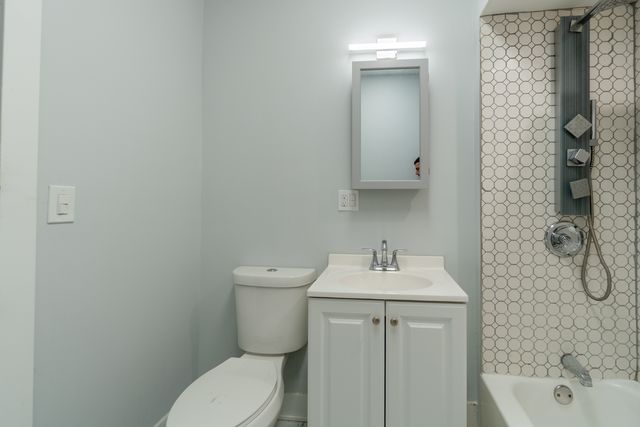 6961 S Eberhart Avenue, Chicago, IL 60637