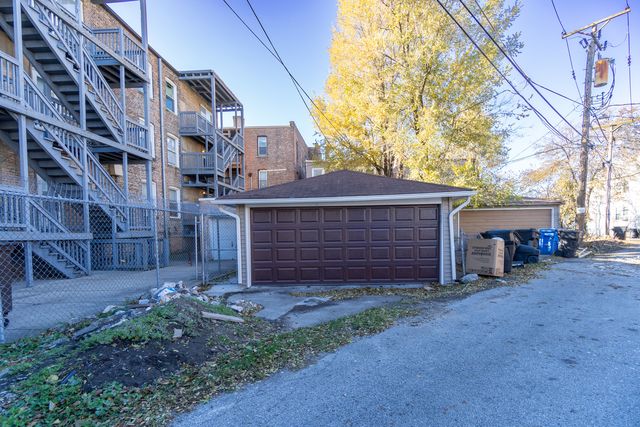 6961 S Eberhart Avenue, Chicago, IL 60637