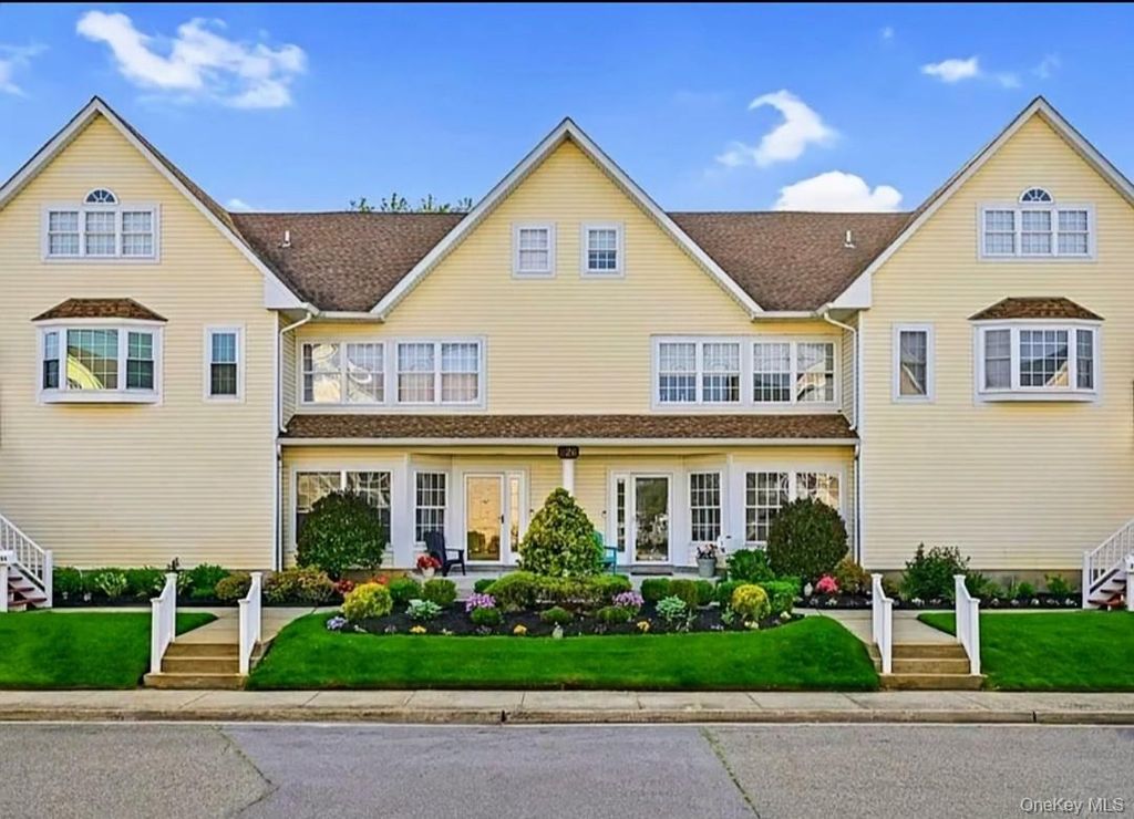 226-B Westside Avenue B, Freeport, NY 11520