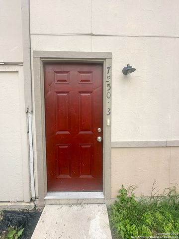 7550 Oak Chase Apt 3, San Antonio, TX 78239