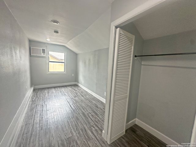 7550 Oak Chase Apt 3, San Antonio, TX 78239