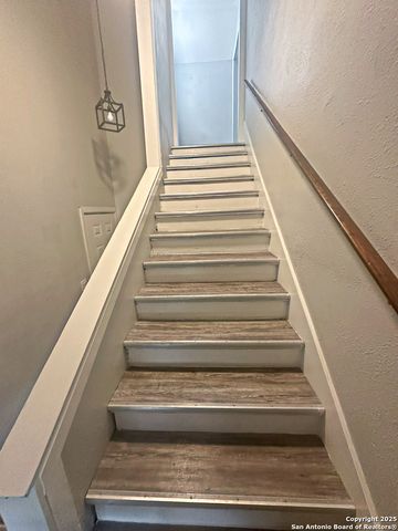 7550 Oak Chase Apt 3, San Antonio, TX 78239