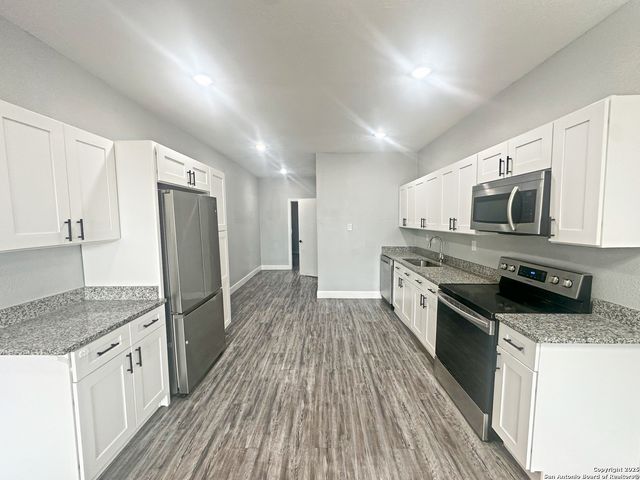 7550 Oak Chase Apt 3, San Antonio, TX 78239