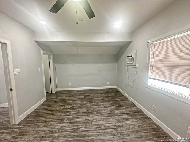 7550 Oak Chase Apt 3, San Antonio, TX 78239