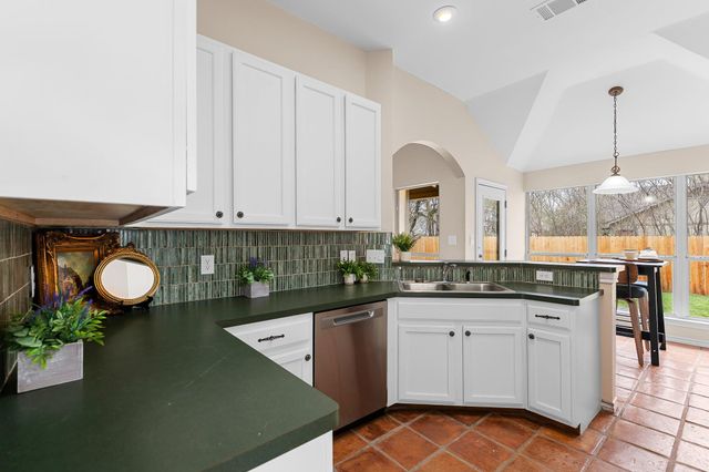 500 Maple Run DR, Round Rock, TX 78664