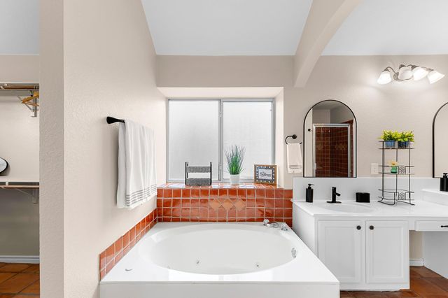 500 Maple Run DR, Round Rock, TX 78664