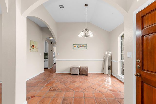 500 Maple Run DR, Round Rock, TX 78664