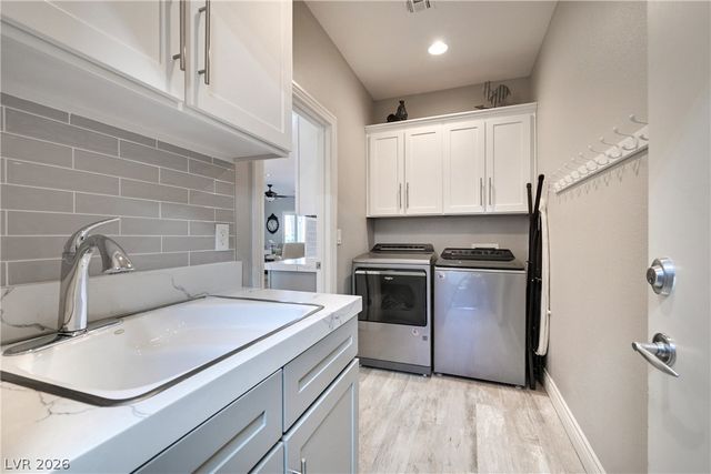 2211 Twin Falls Drive, Henderson, NV 89044