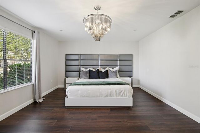 665 EASTPOINTE PARKWAY, Sarasota, FL 34232