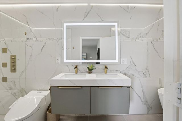 665 EASTPOINTE PARKWAY, Sarasota, FL 34232