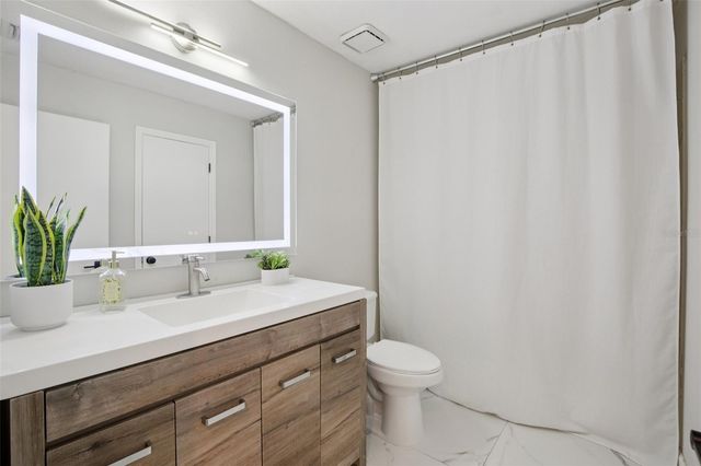 665 EASTPOINTE PARKWAY, Sarasota, FL 34232