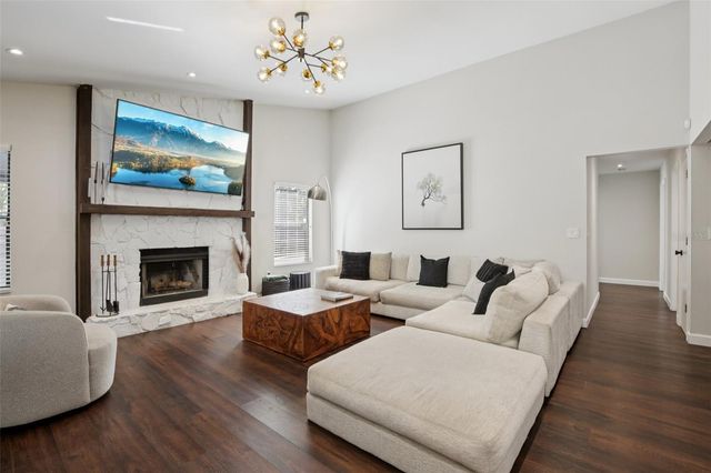 665 EASTPOINTE PARKWAY, Sarasota, FL 34232