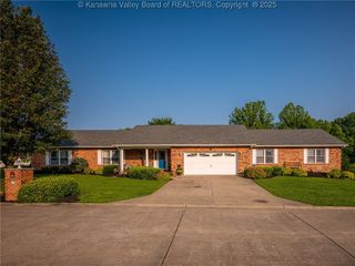 123 Brooke Street, Culloden, WV 25510