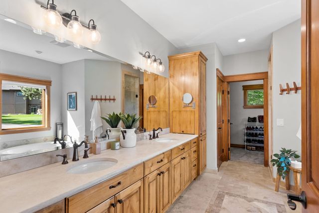451 N KENNEWICK Ln, Liberty Lake, WA 99019