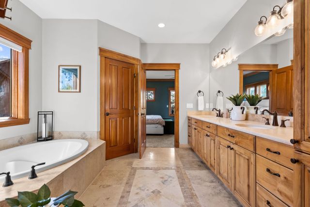 451 N KENNEWICK Ln, Liberty Lake, WA 99019