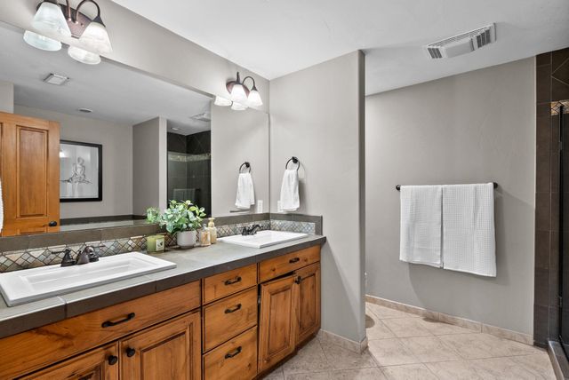 451 N KENNEWICK Ln, Liberty Lake, WA 99019