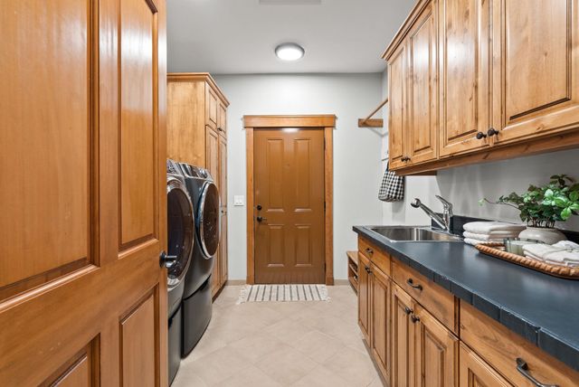 451 N KENNEWICK Ln, Liberty Lake, WA 99019