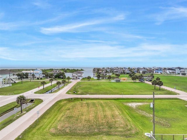 151 Miramar Drive, Galveston, TX 77554