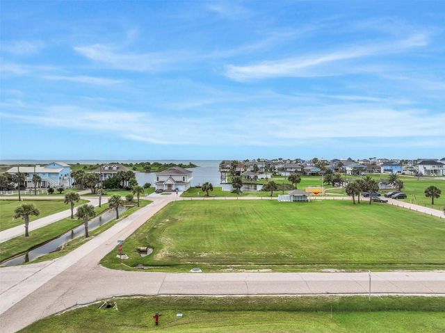 151 Miramar Drive, Galveston, TX 77554