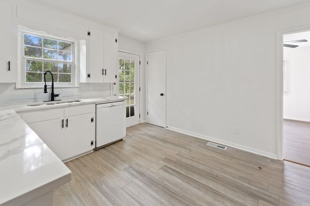 613 N 4th Street, Cabot, AR 72023