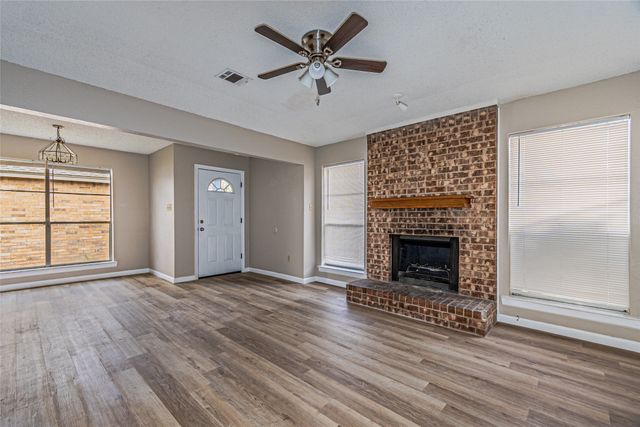 2324 Summer Place Drive, Arlington, TX 76014