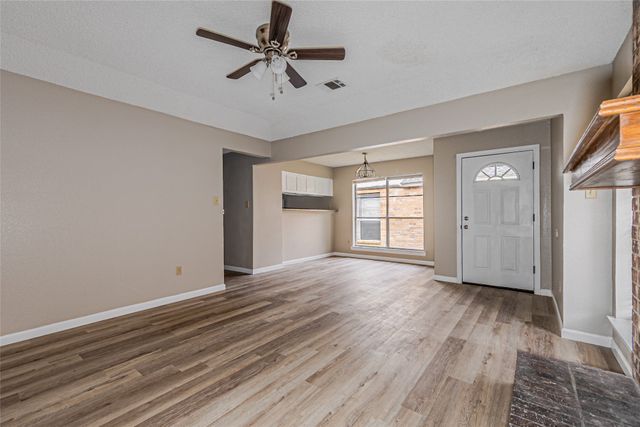 2324 Summer Place Drive, Arlington, TX 76014