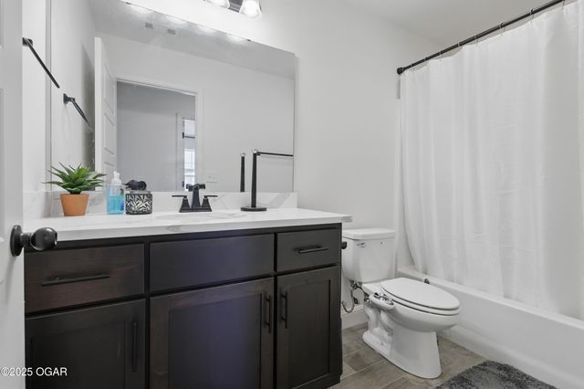 1020 S Florida Avenue, Joplin, MO 64801