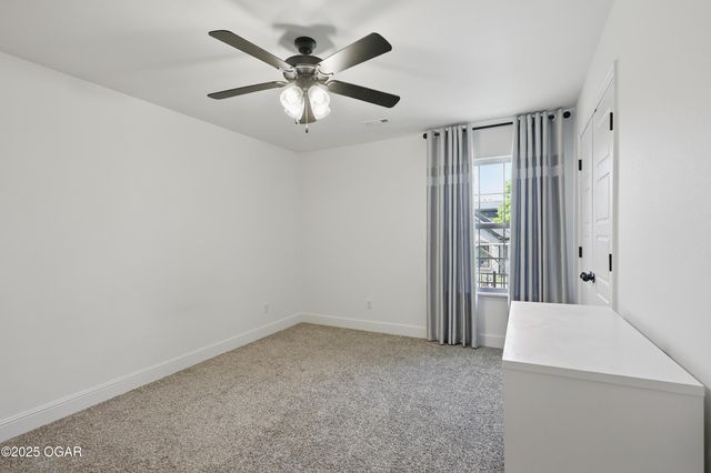 1020 S Florida Avenue, Joplin, MO 64801