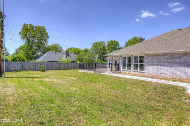 1020 S Florida Avenue, Joplin, MO 64801