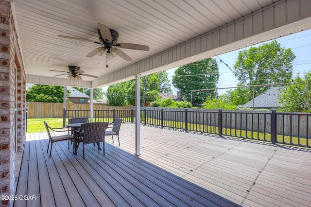 1020 S Florida Avenue, Joplin, MO 64801