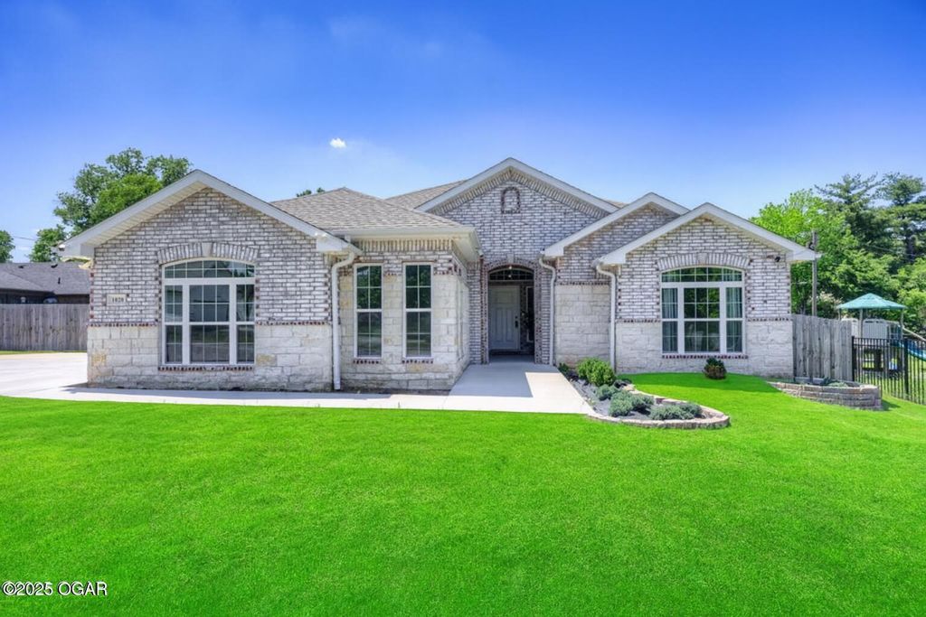 1020 S Florida Avenue, Joplin, MO 64801