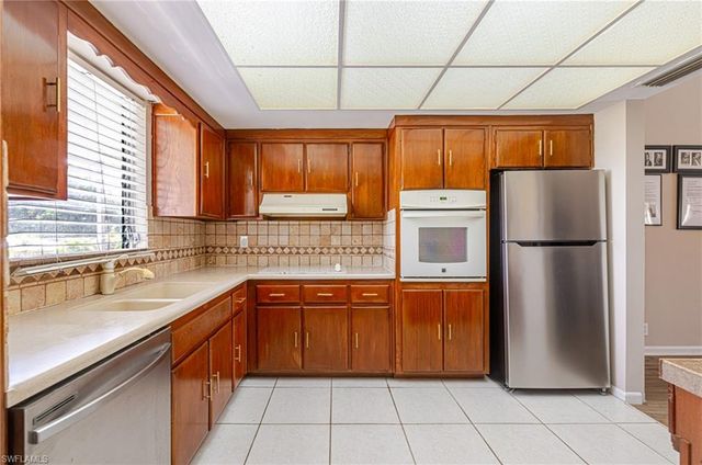 4216 4th PL 12, Cape Coral, FL 33904